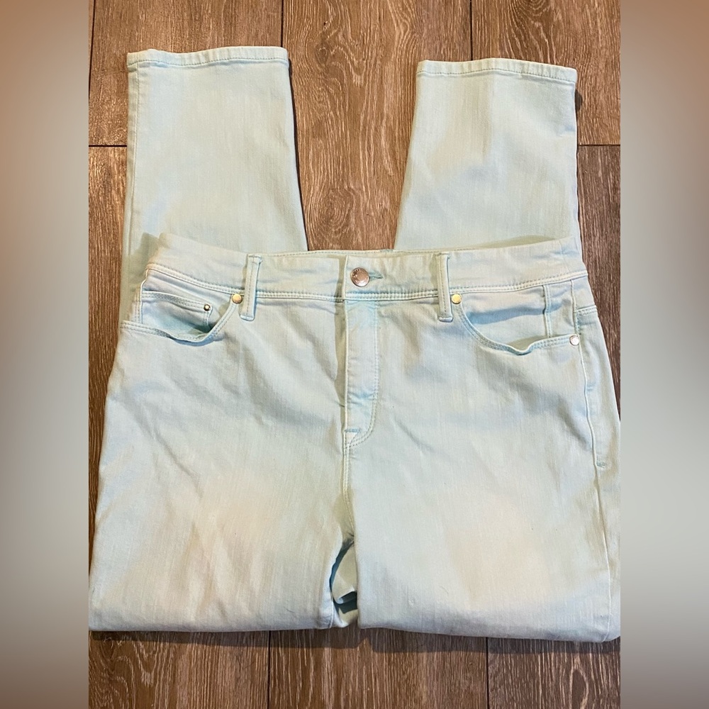Chico's Light Blue SO Slimming Jeans - M